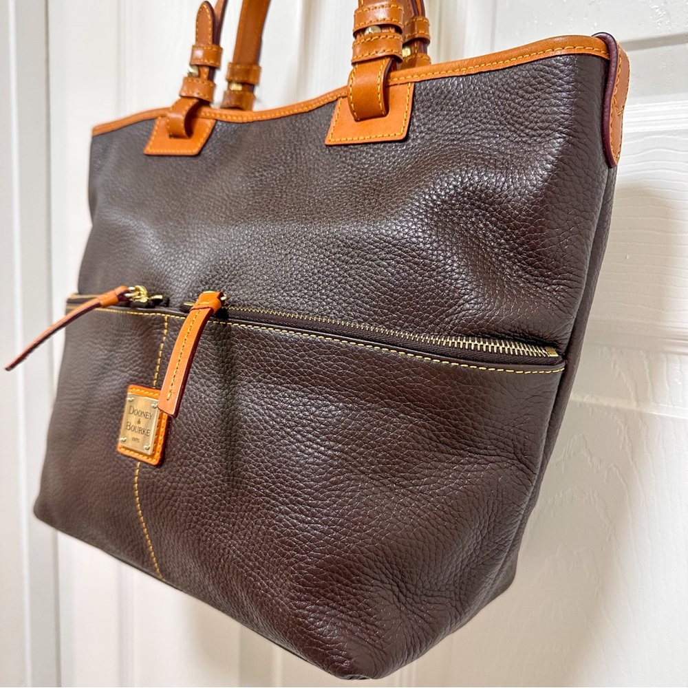 Dooney & Bourke Pebbled Grain Leather Shopper Tote Brown With Tan Trim - Picture 4 of 12